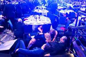 魔術師回憶槍擊案 與總統趴倒在地 面對面