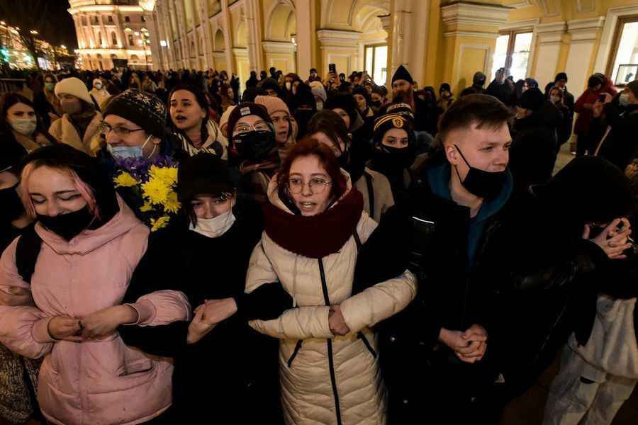 俄羅斯多個城市掀反戰示威 警方逮捕3500人