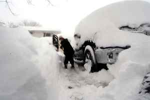 暴風雪襲紐約州西部 部份地區降雪量超1米