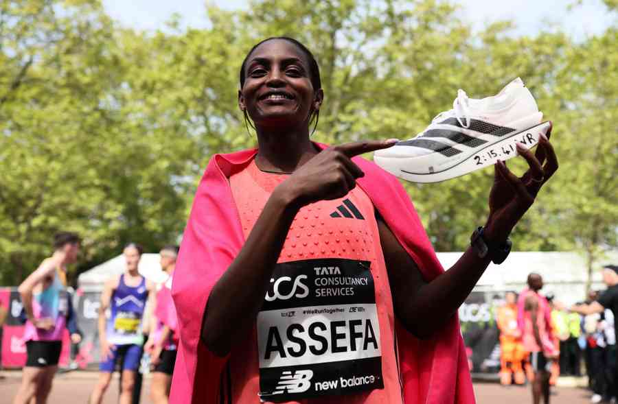 三運動員穿Adidas超級跑鞋 馬拉松賽破紀錄
