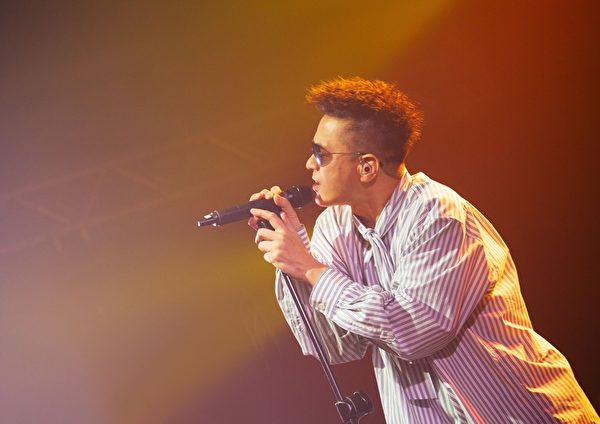 香港歌手黃耀明睽違四年多，再度到台灣開唱，於2023年元旦在台北Legacy開唱。（Legacy提供）