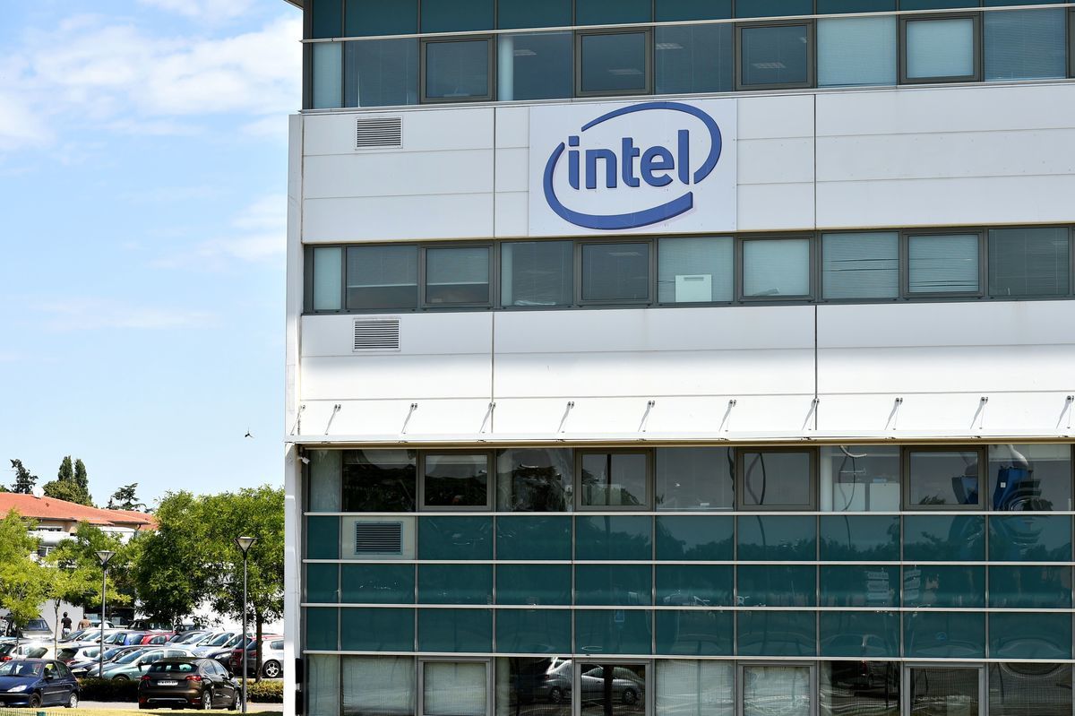 美國半導體大廠英特爾（Intel）抵制新疆產品後，遭到中國小粉紅的批評。（Remy Gabalda/AFP via Getty Images）