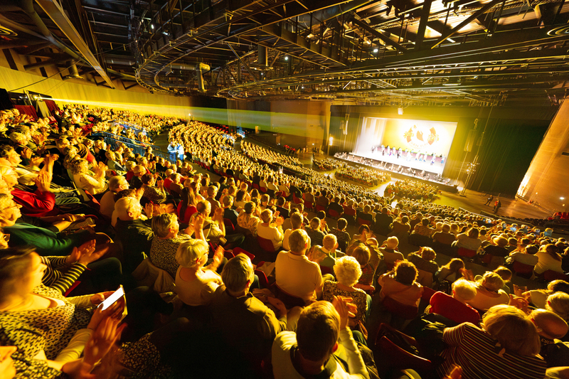 「神韻藝術家了不起」 法國亞眠四場全爆滿