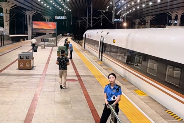 雄安新區淪空城 十一長假街頭依然冷清