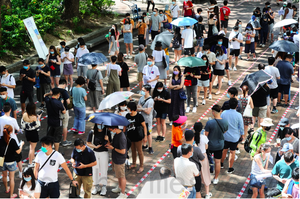 創造奇蹟 港民主派初選逾六十萬人投票