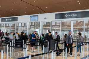 美國機場安檢緩慢 旅客錯過登機可獲免費改航班