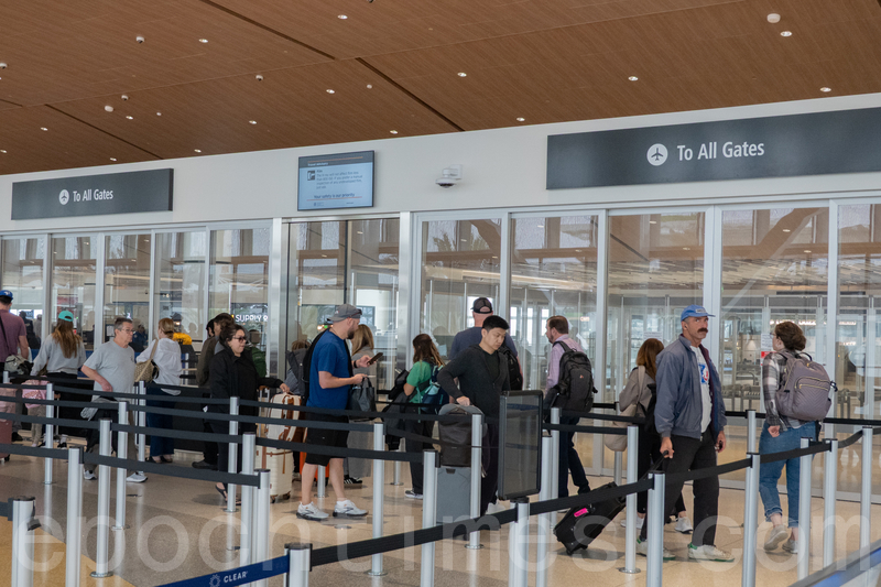 美國機場安檢緩慢 旅客錯過登機可獲免費改航班