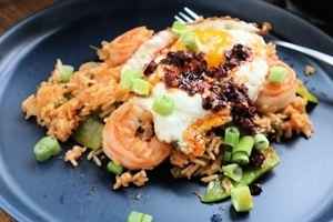 美食DIY|韓式泡菜蝦仁炒飯 富含蛋白質 15分鐘可做好