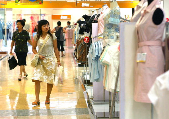 消費降級 中國服裝銷量年減178億件