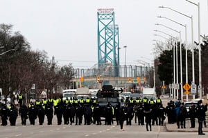 加拿大警方清場 美加邊境大橋6天後恢復通行