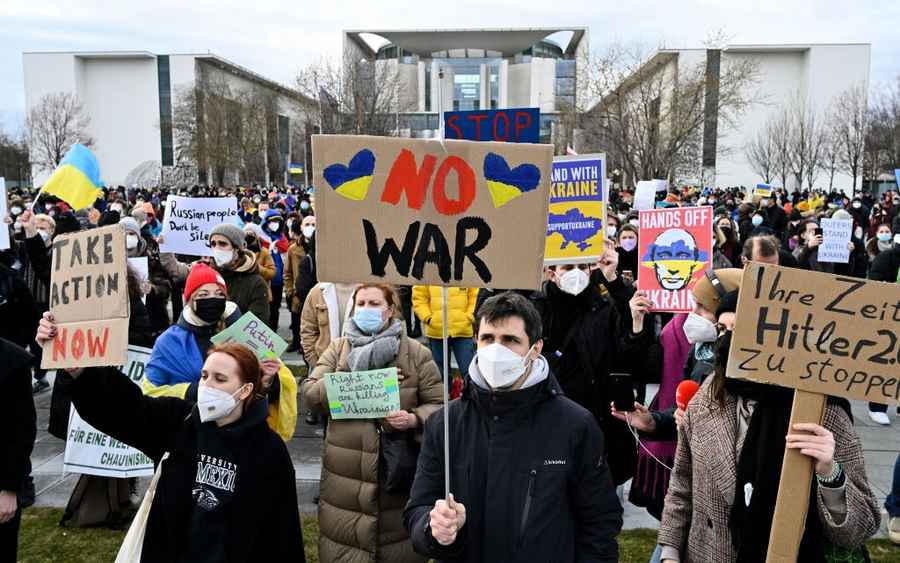 德國多城現大規模集會反對戰爭 聲援烏克蘭