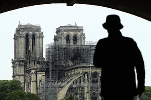 大陸詐騙新招：捐款可名列巴黎聖母院紀念牆
