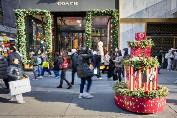 美國去年12月零售額持平 遠低於預期