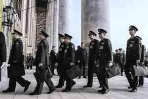 中共內訌陰雲下晉陞兩上將 背景引關注