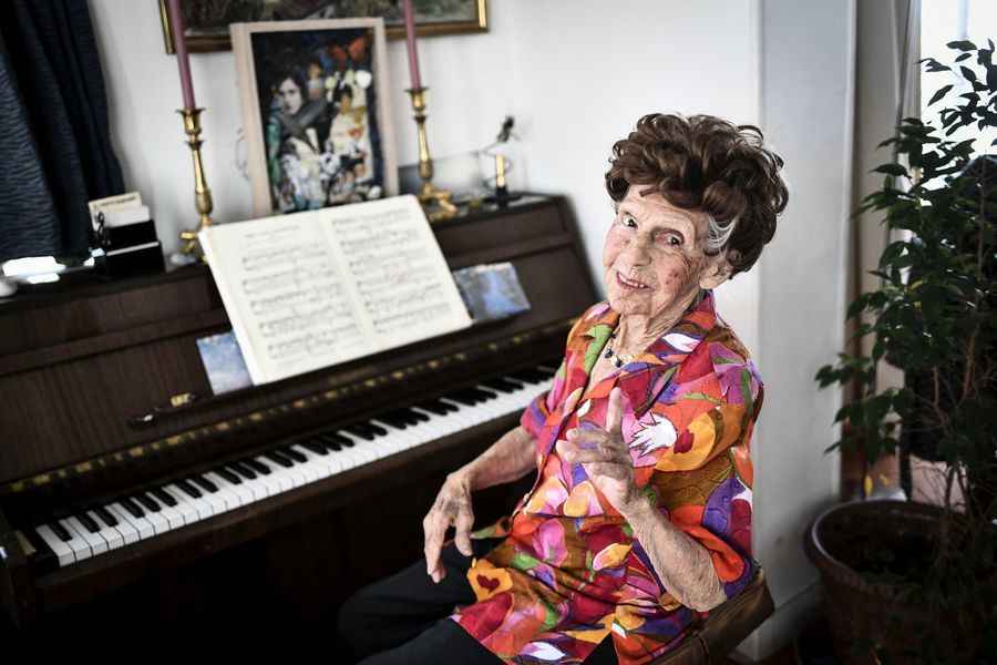 彈鋼琴逾百年 法108歲女人瑞將出第7張專輯