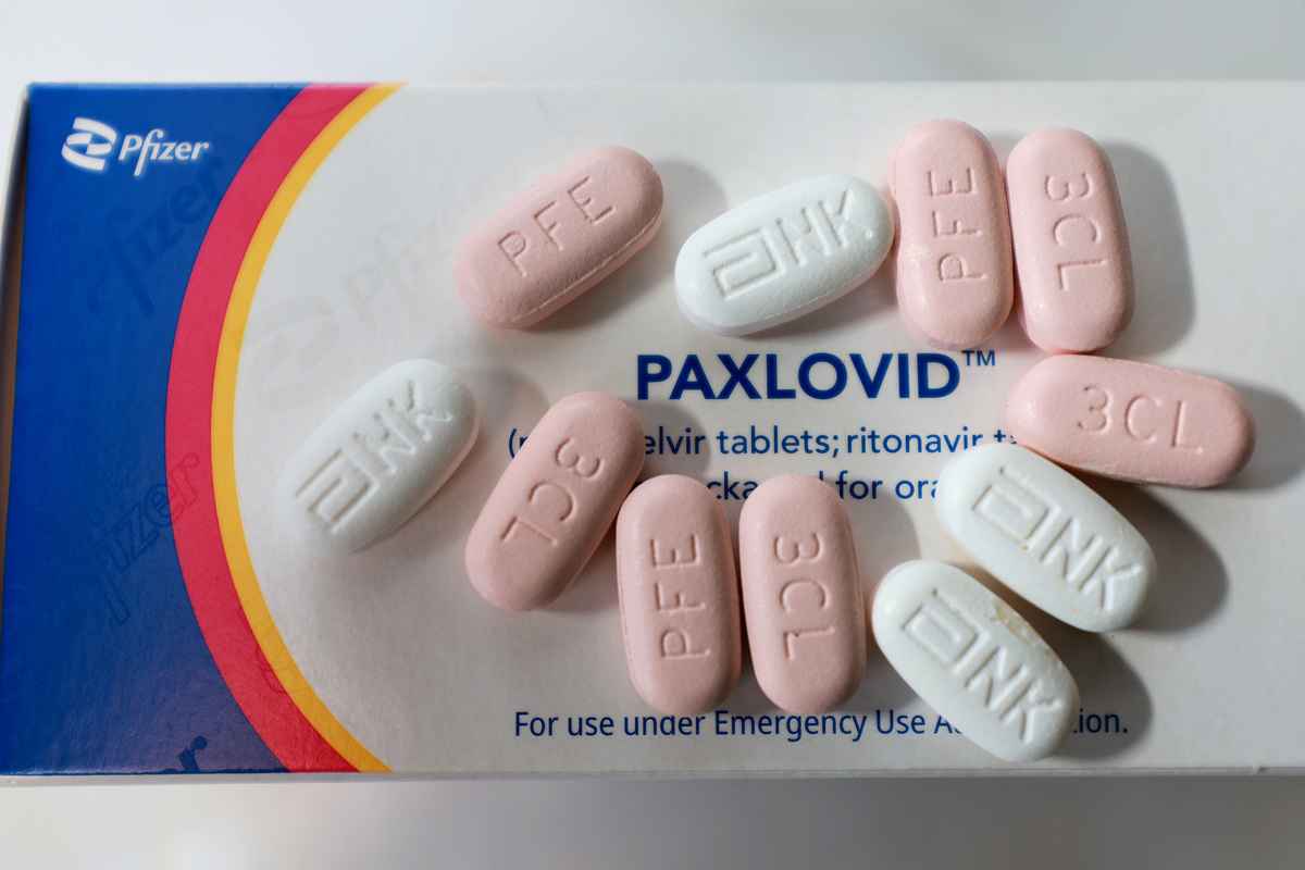 正值中國疫情大爆發之際，被認為「新冠特效藥」的Paxlovid被中共拒絕納入醫保，令各界失望。圖為輝瑞公司生產的抗病毒口服藥物Paxlovid。（Joe Raedle/Getty Images）