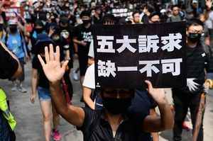 南韓明星金義聖現身香港街頭 撐反送中遊行