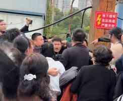 長沙一小區百餘業主阻建變電站 與施工方爆衝突