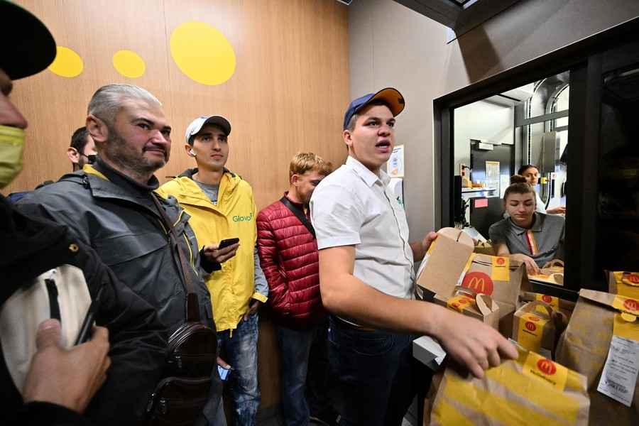 俄烏戰爭逾半年 麥當勞在烏克蘭重開張（多圖）