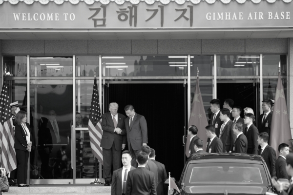 楊威：中共內外交困再低頭 習特會似舊劇本