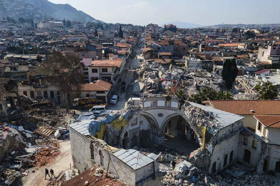 土耳其地震2.8萬人死 一家5口被埋5天後獲救