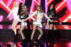 BLACKPINK巡演兩個月 票房收入達千億韓圜