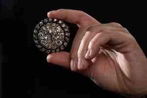 天然鑽石不再保值 1.8萬鑽戒回收僅180元