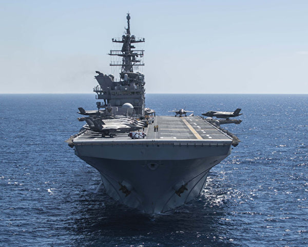 美利堅號(LHA-6)兩棲攻擊艦。 (U.S. Navy photo by Mass Communication Specialist 3rd Class Chad Swysgood/Released)