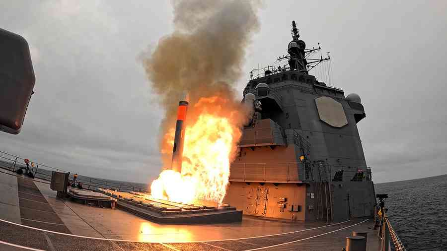 日本驅逐艦在太平洋首次試射「戰斧」導彈