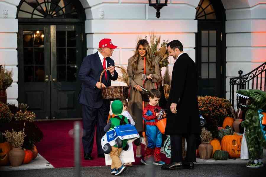 【圖輯】特朗普夫婦白宮慶萬聖節 與孩童同歡 