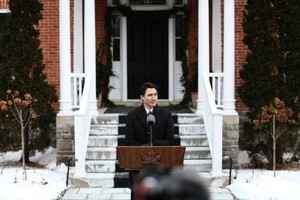 杜魯多辭去黨魁職務 留任加國總理至選出新黨魁