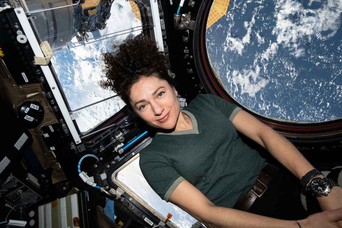 在國際太空站工作的太空人。（Shutterstock）