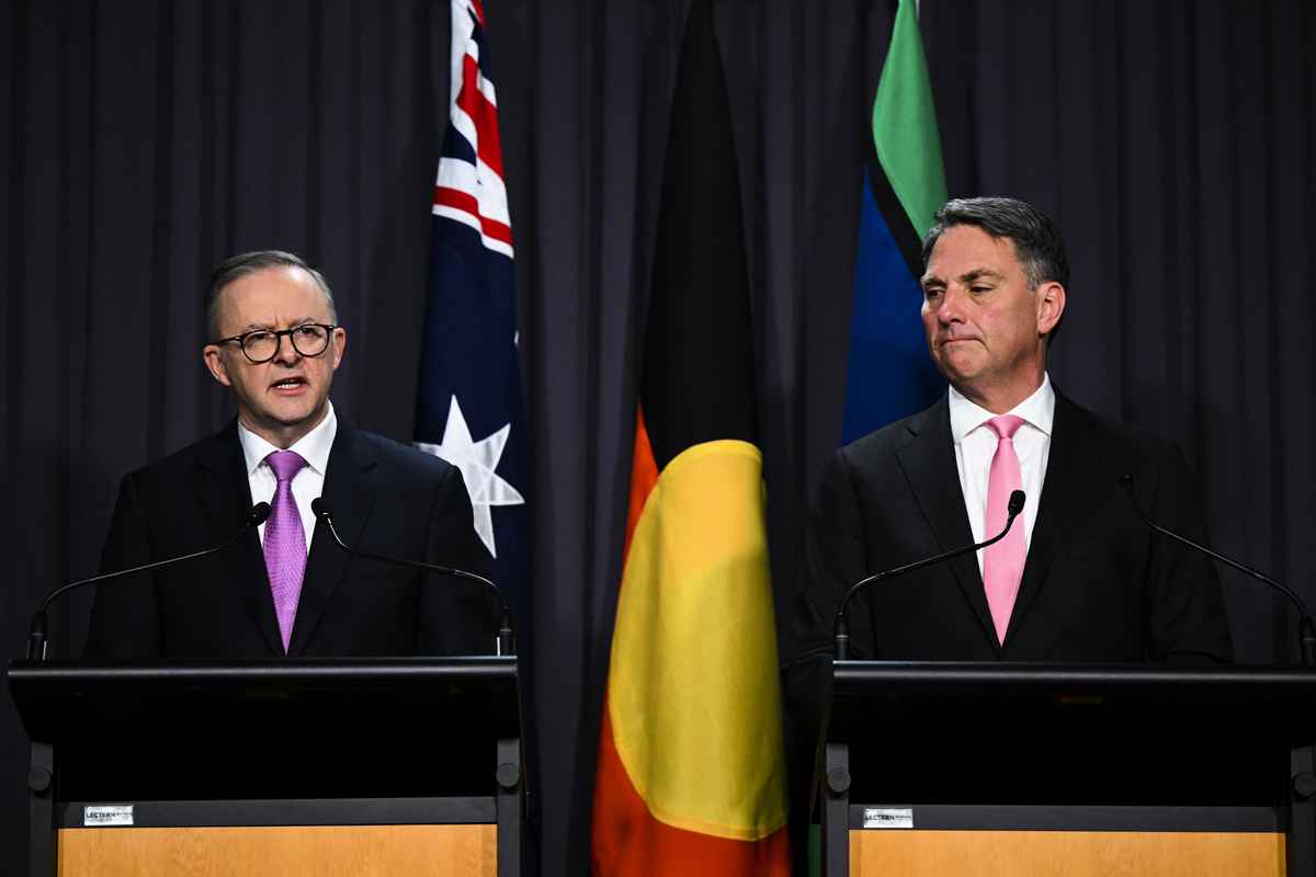 澳洲總理阿爾巴內塞（Anthony Albanese）（左）和副總理副總理兼國防部長馬爾斯（Richard Marles）資料圖。（Lukas Coch /AAP Imag ）