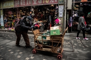 組圖：「被脫貧」的中國農民工求生百態