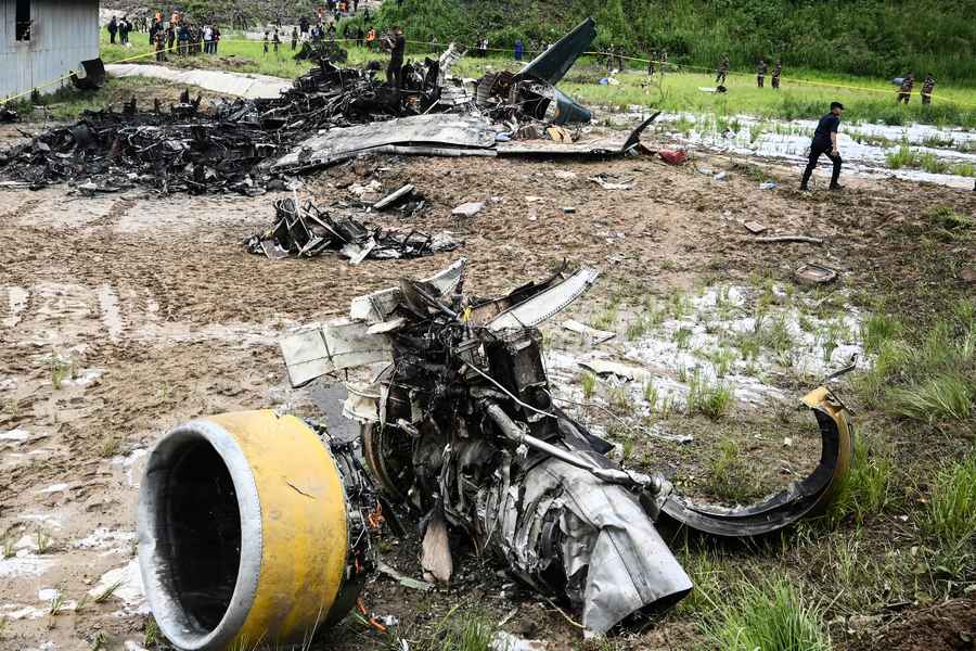 尼泊爾一客機起飛時墜毀 至少18人死亡