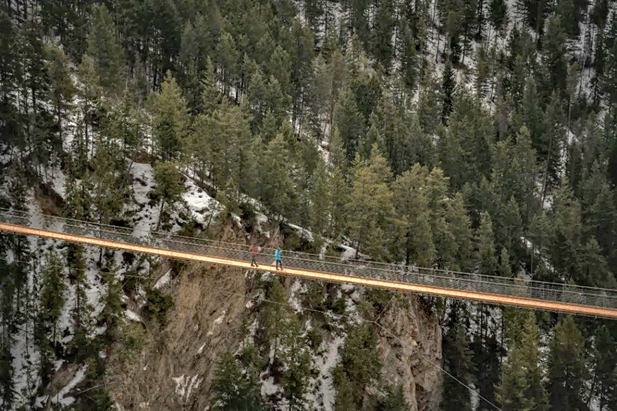 加拿大最高的吊橋（130米高）現在懸吊在卑詩省Golden東南部落基山脈的峽谷上。（Pursuit提供）