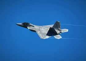 F-22戰機為甚麼無法在航母上降落？