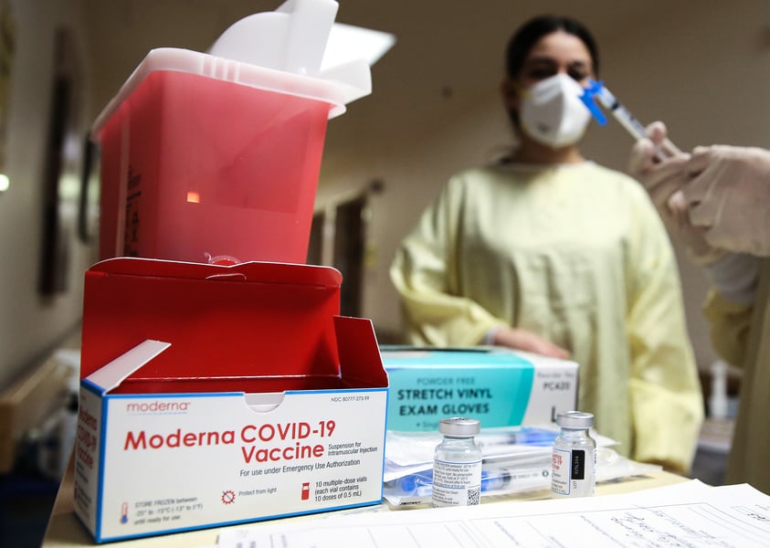 莫德納稱疫苗對南非一種變種病毒效果低
