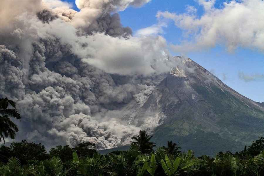 印尼火山噴發 村莊被火山灰覆蓋（多圖）