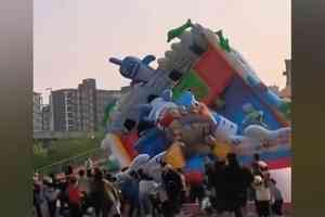 內蒙古一充氣城堡遭強風掀翻 10人受傷含兒童