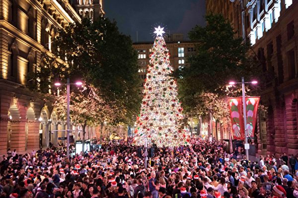 圖為2019年的悉尼聖誕慶祝活動，也是人們在疫情前的最後一次聖誕狂歡。（悉尼市政府）