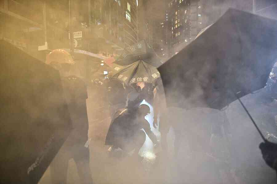 【7.28反送中組圖4】港警暴力抓捕抗議民眾 現場慘烈