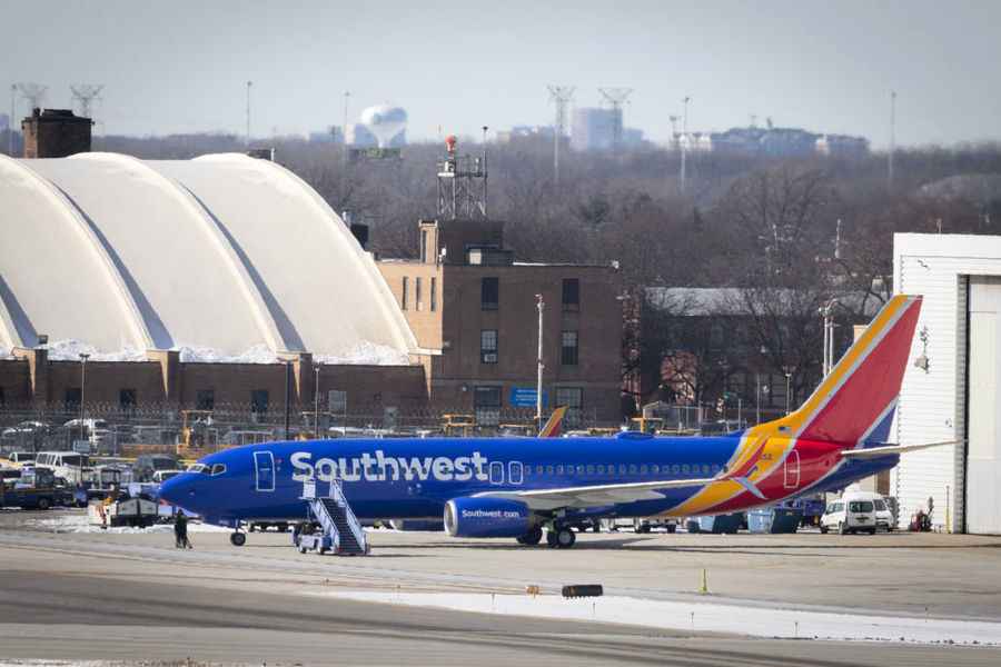 美國西南航空班機在芝加哥機場險與私人飛機相撞