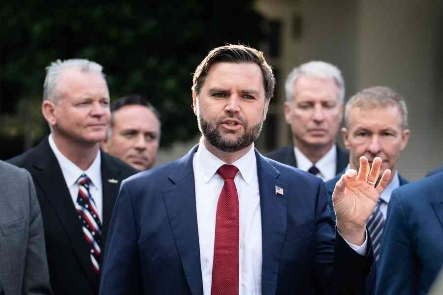 美副總統：如政府繼續停擺 假期旅行潮恐成災難