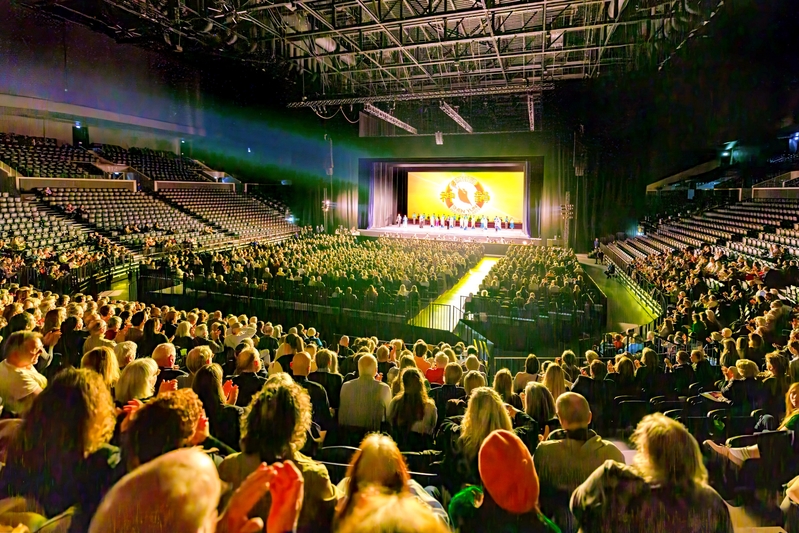 神韻哥本哈根首演 丹麥名流、音樂家盛讚