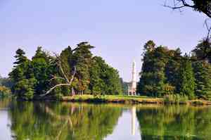 波蘭湖中撈出千年「公爵之矛」 外表鑲金華麗