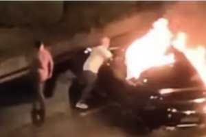 杭州小米交付中心出意外 目擊者:倒車突加速