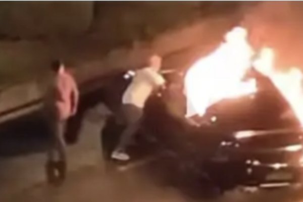 杭州小米交付中心出意外 目擊者：倒車突加速