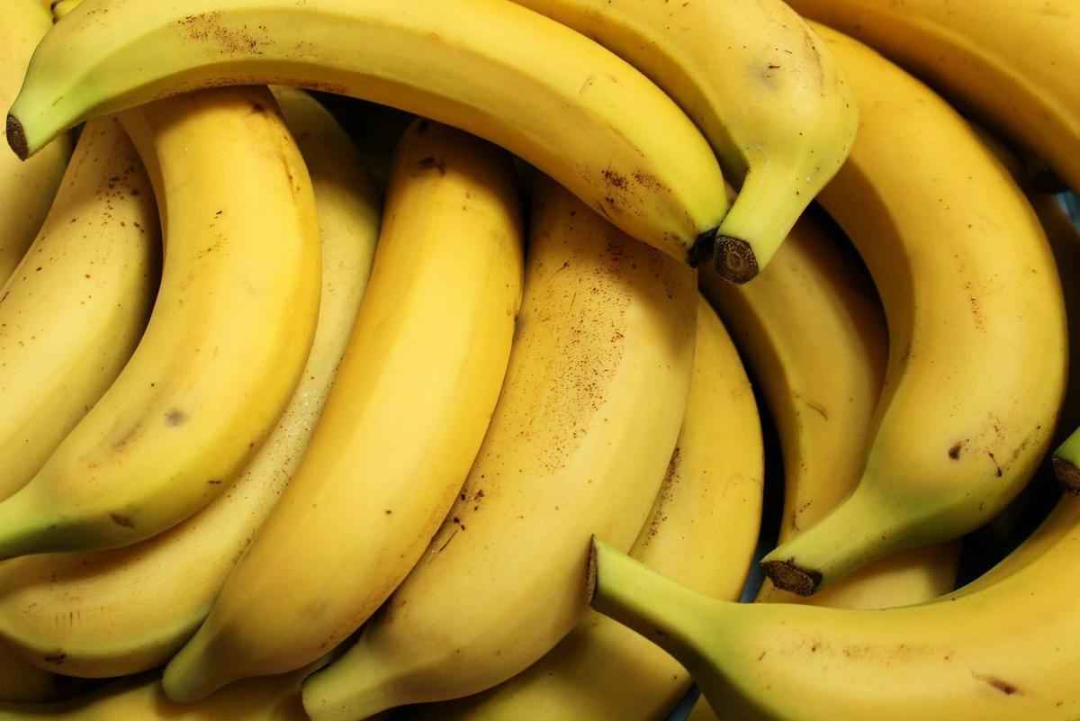 荷蘭的研究顯示，吃香蕉可改善心臟健康，而女性的效果超過男性。（Pixabay）