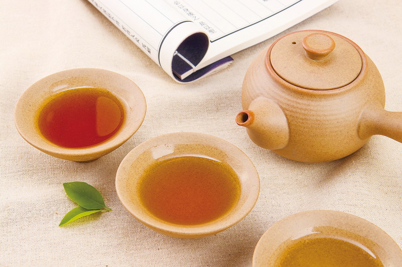 在古代，茶可用於治病、解毒。傳說中，神農氏嘗到毒草，就是用茶解毒。（shutterstock）
